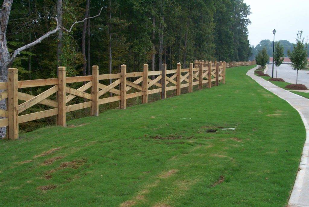 If you’re looking for a fence company that specializes in privacy fencing, crossbuck pasture and perimeter fencing, and other custom fences, look no further than First Fence of Georgia. We’re the preferred fence company Hickory Flat GA and serve the entire Atlanta area. Cross buck ranch rail