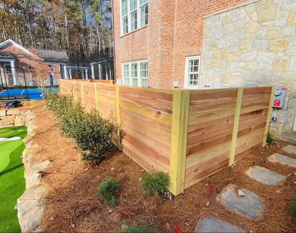 great look and on uneven ground  Modern landscaping, Modern fence